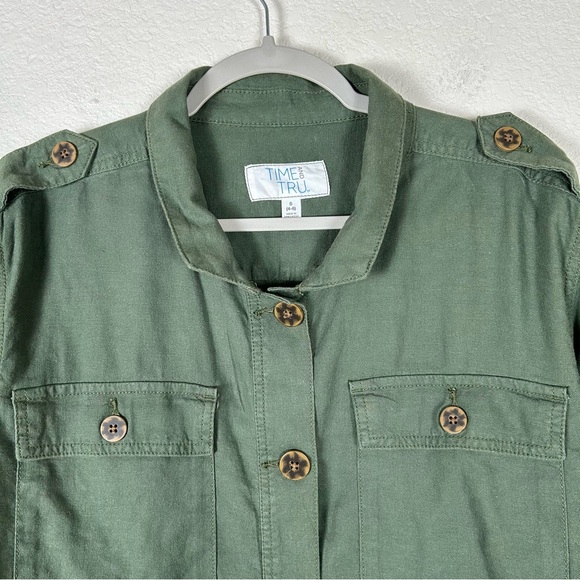 Time and Tru Women’s Sz S linen/viscose boxy military epaulet light jacket - Picture 2 of 8